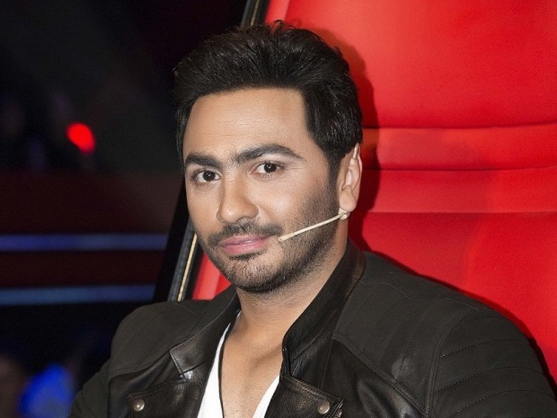 فيديو كيف غازل تامر حسني شيرين في The Voice Kids؟